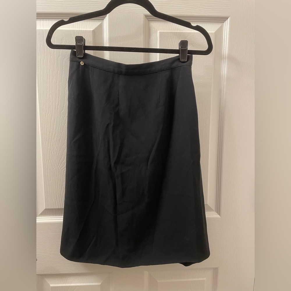 Black Sonia Rykiel Paris A-line skirt.